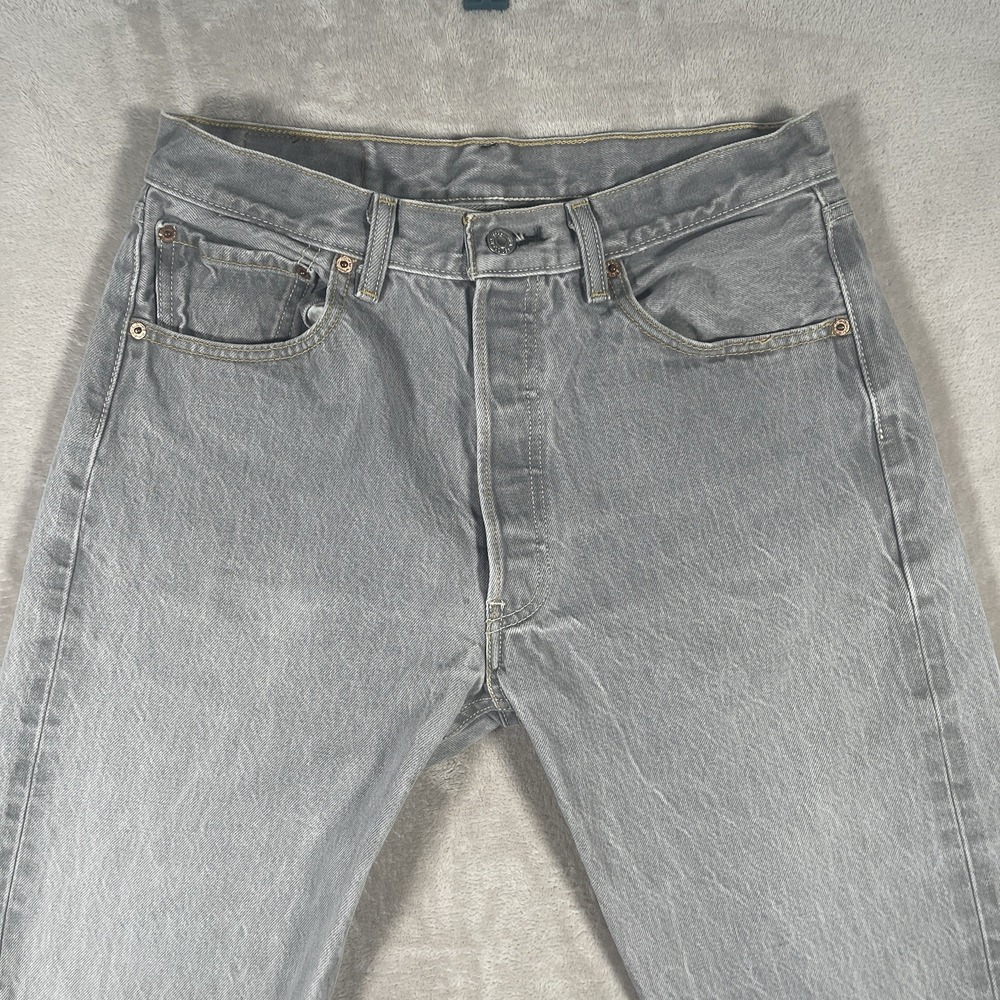 Levis 501 Button Fly Jeans Light Grey Sand Wash Men's 34x36 (Fits 31x32)